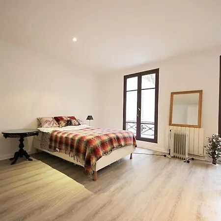 Eiffel Tower Apartman *