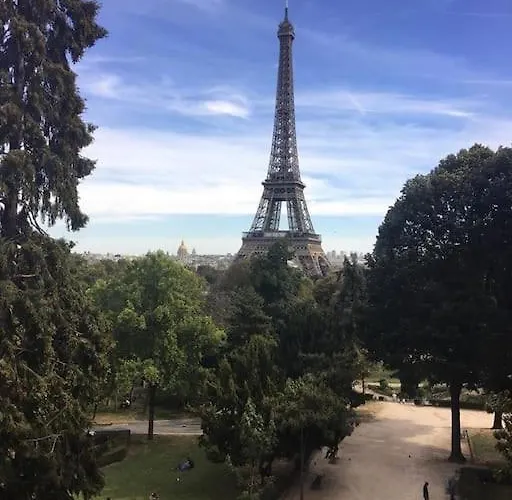 Eiffel Tower Lägenhet *